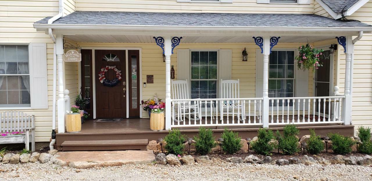 Cottage By The Castle Camdenton Exterior photo